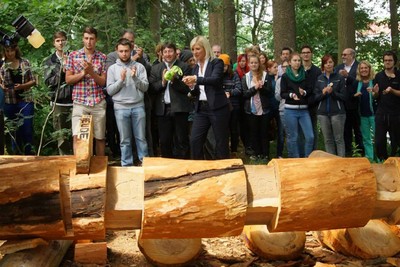 Das Freiwillige Ökologische Jahr (FÖJ) ist ein Vorzeigeprojekt der Umweltbildung in Bayern. (Auszeichnung in Schwindegg)