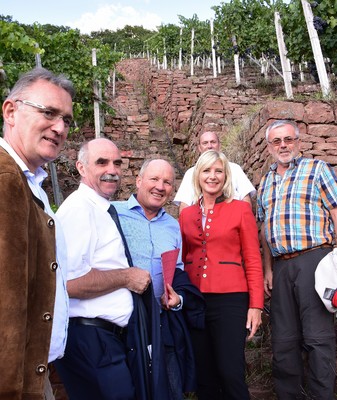 Informationsbesuch in Klingenberg. Zentrales Thema war u.a. das Wassermanagement im Weinberg, ein Aspekt der im Zusammenhang mit dem Klimawandel immer dringlicher wird.