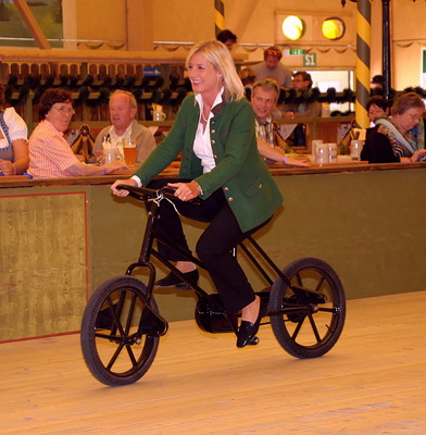 Radln ist eine riesen Gaudi und das nicht nur im Velodrom auf dem Oktoberfest! Und gut für unser Klima ist es auch noch!