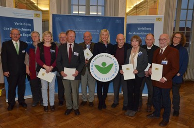 Ehrenamtliche leisten Großartiges für Bayern. Deshalb war es mir eine große Freude, dass ich gestern 10 ehrenamtliche Helfer im Bereich Naturschutz auszeichnen durfte. Vielen Dank für Ihr großes Engagement!
