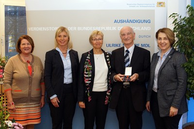 Überreichung des Bundesverdienstkreuzes an Herrn Johann Bauch für sein großes Engagement im Bereich des Umwelt- und Naturschutz.