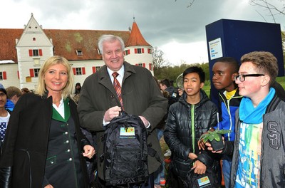 Die BayernTourNatur-Saison 2016 ist eröffnet! Gemeinsam mit dem Bayerischen Ministerpräsidenten Horst Seehofer und Seiner Königlichen Hoheit, Prinz Wolfgang von Bayern, habe ich in Neuburg a. d. Donau den Startschuss gegeben.