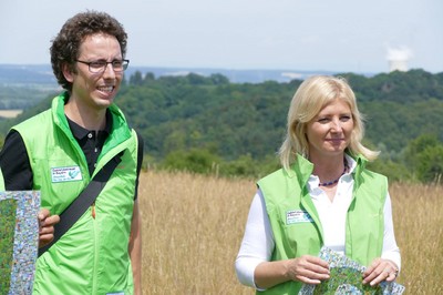 In 37 ökologisch besonders bedeutsamen Gebieten Bayerns fördern wir Gebietsbetreuer - sie vermitteln die Einzigartigkeit der Gebiete und wecken Verständnis für den Erhalt der Naturschätze!