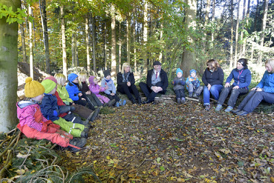 esuch im neu eröffneten Waldkindergarten in St. Wolfgang - ein großartiges Angebot! Hier steht die Umweltbildung im Mittelpunkt, unsere Kleinsten lernen hier den richtigen Umgang mit der Natur.

Foto: Hermann Weingartner