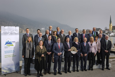 Generalversammlung der EU-Alpenstrategie: Der Vorsitz der Alpenstrategie ist eine historische Chance. Der Alpenraum soll eine Musterregion für ein intelligentes Miteinander von Ökonomie und Ökologie werden. 