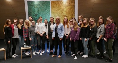 Besuch der Mädchenrealschule Hl. Blut zum Girls Day 2017